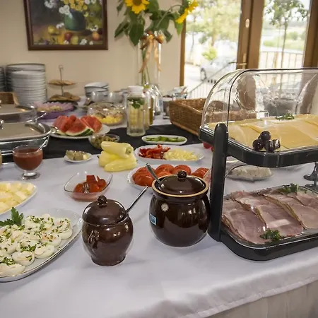 Nad Zalewem Гостевой дом Stare Miasto (Konin)